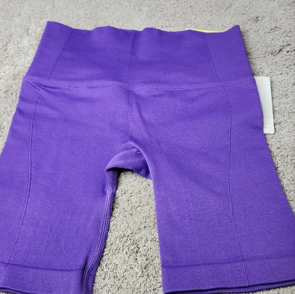 All in Motion Women's High Rise Seamless Rib Bike Shorts 6" Purple - Size S - Picture 3 of 14